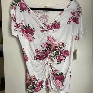Floral top with ruched center